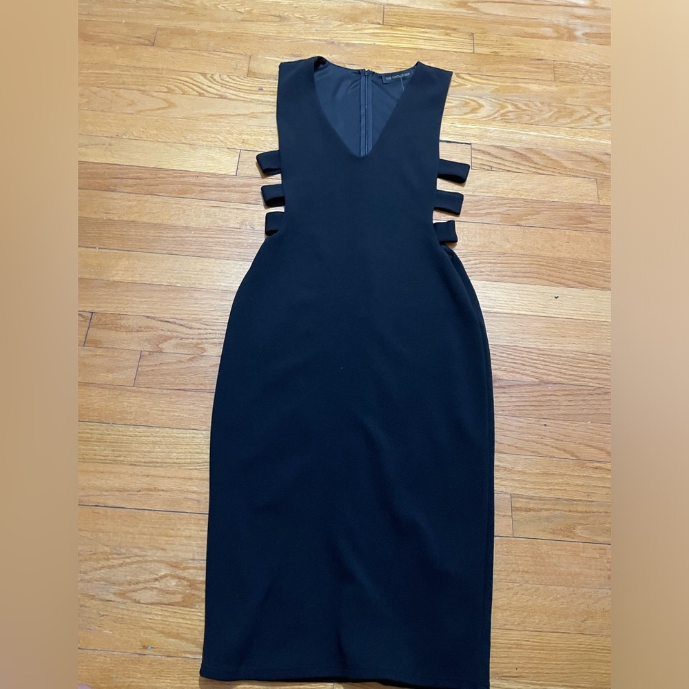 Elegant Black Sleeveless Dress